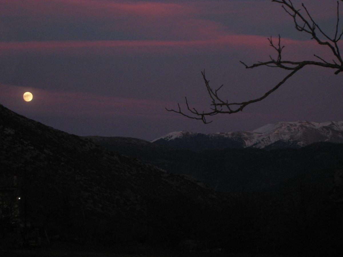 Chalet Coquelicot Kalavryta Buitenkant foto